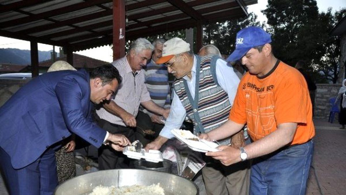 İbradı Belediyesi\'nin "El Ele Gönül Gönüle" İftarları Başladı