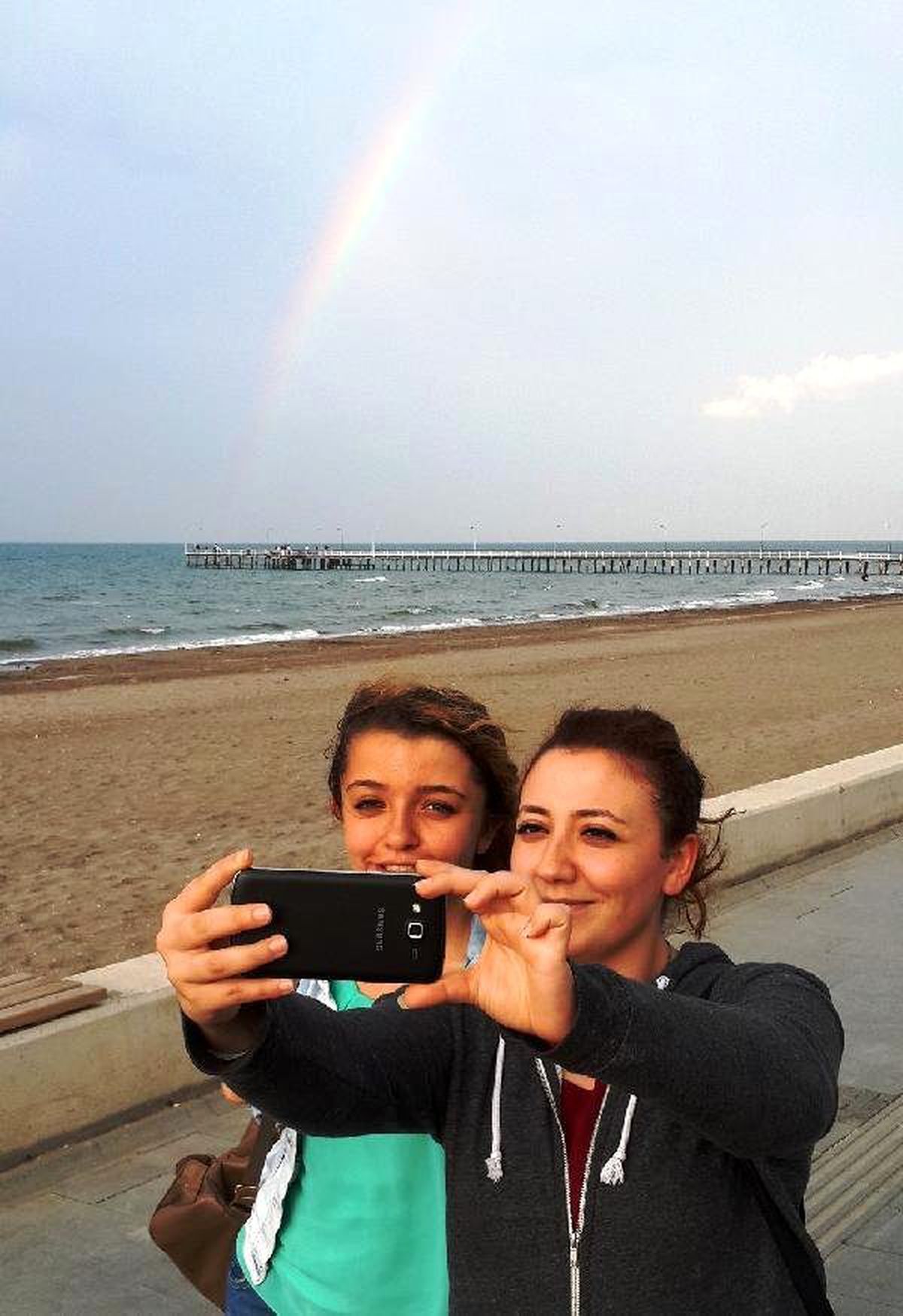 İftar Öncesi Gökkuşaklı Selfie