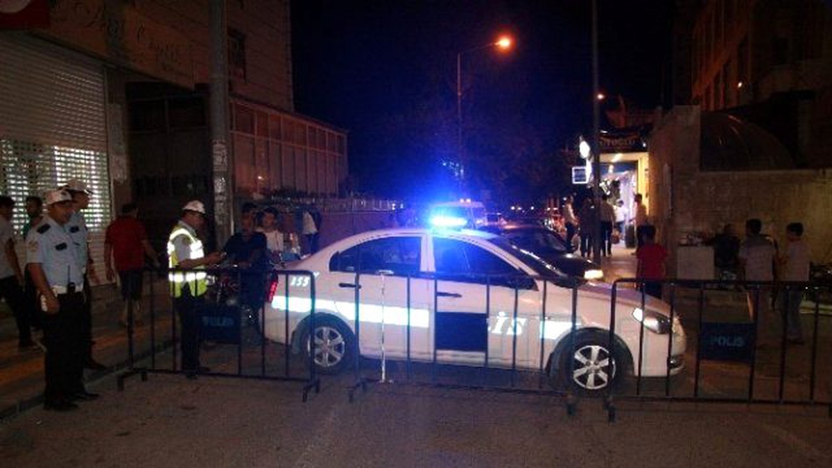 İftar Sonrası Cumhuriyet Caddesi Kısmen Trafiğe Kapatılıyor