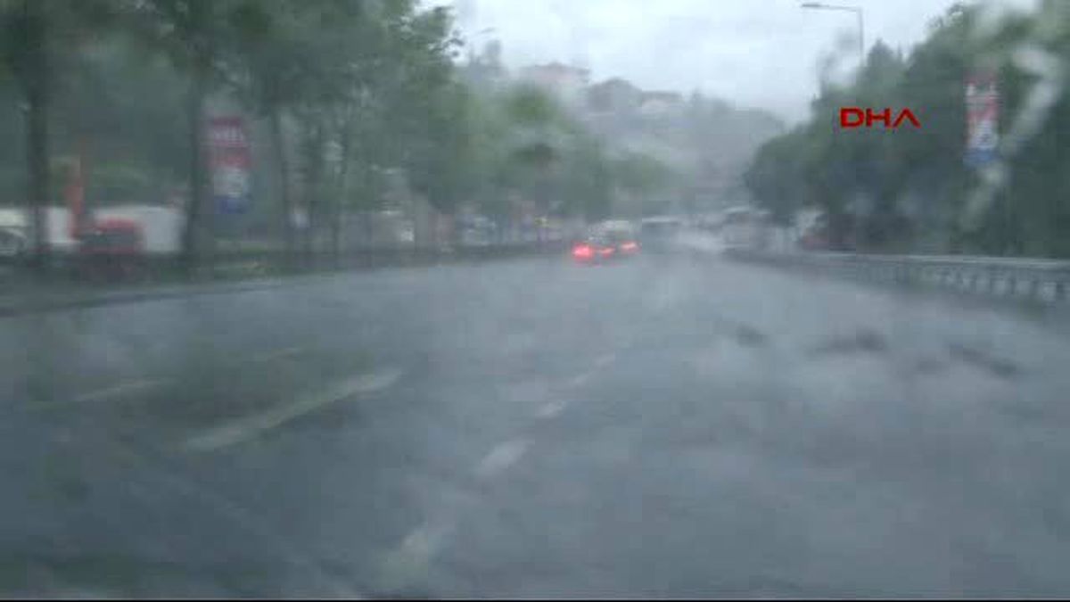 İstanbul\'da Yağmur Etkili Oluyor