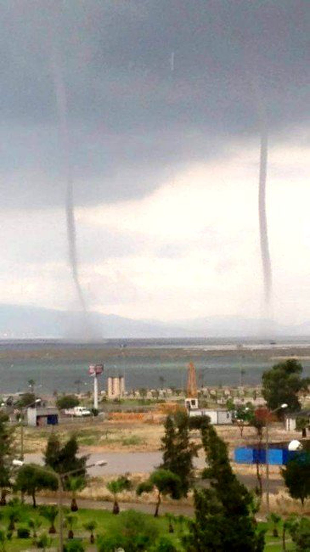 İzmir\'de Hortum Korkuttu