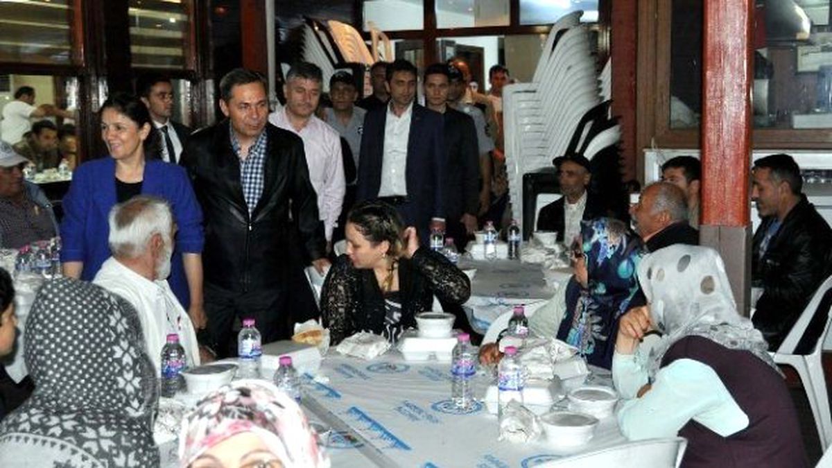 Kdz. Ereğli Belediyesi Halka İftar Verdi