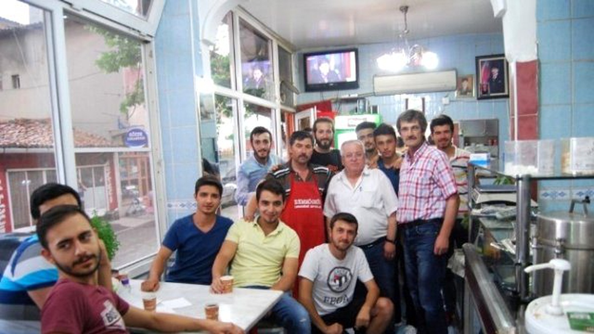 Malkaralı Esnaftan Mezunlara Veda Yemeği