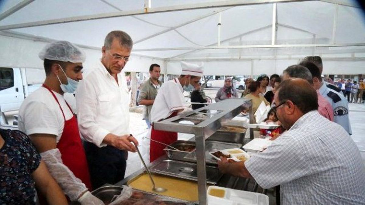 Mezitlililer Ramazan\'ın İlk İftarında Bir Araya Geldi