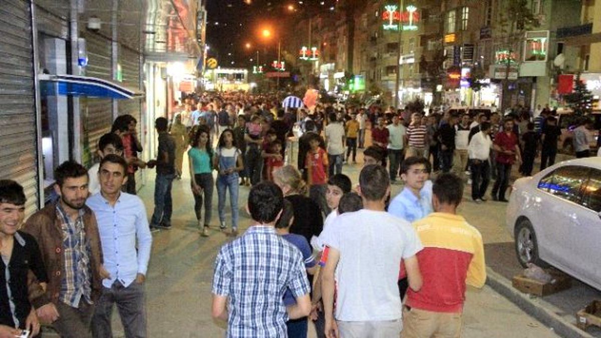 Hakkari\'deki Ramazan Geceleri Renkli Görüntülere Sahne Oldu