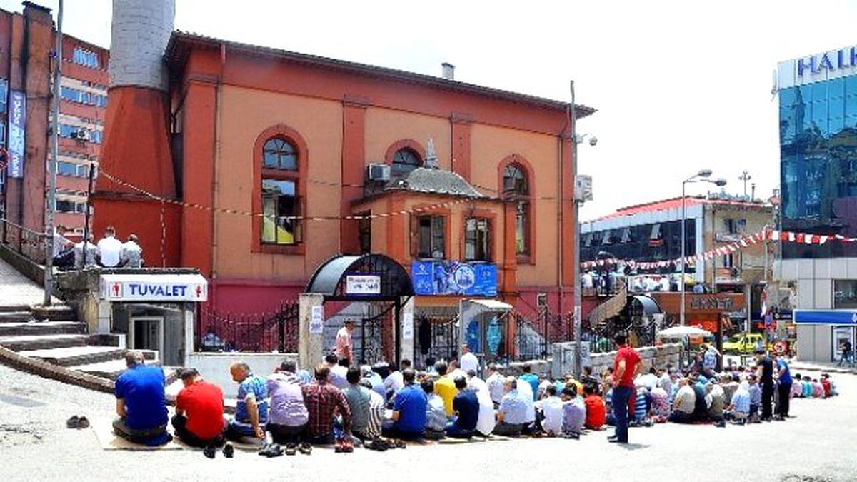 Ramazan Ayının İlk Cuması Kılındı