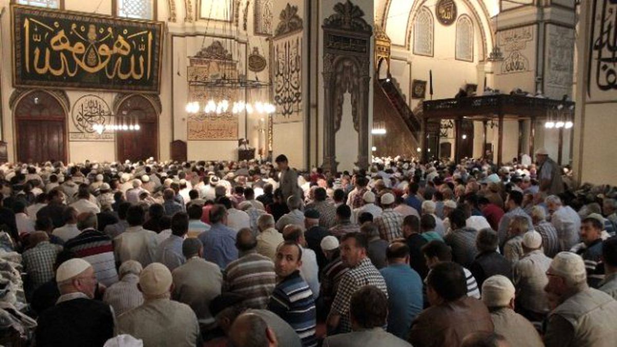 Ramazan Ayının İlk Cumasında Ulucami Doldu Taştı