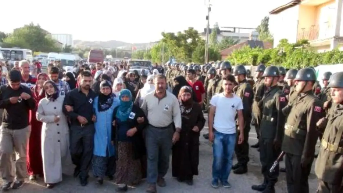 Şehit Uzman Onbaşı Elazığ\'da Toprağa Verildi