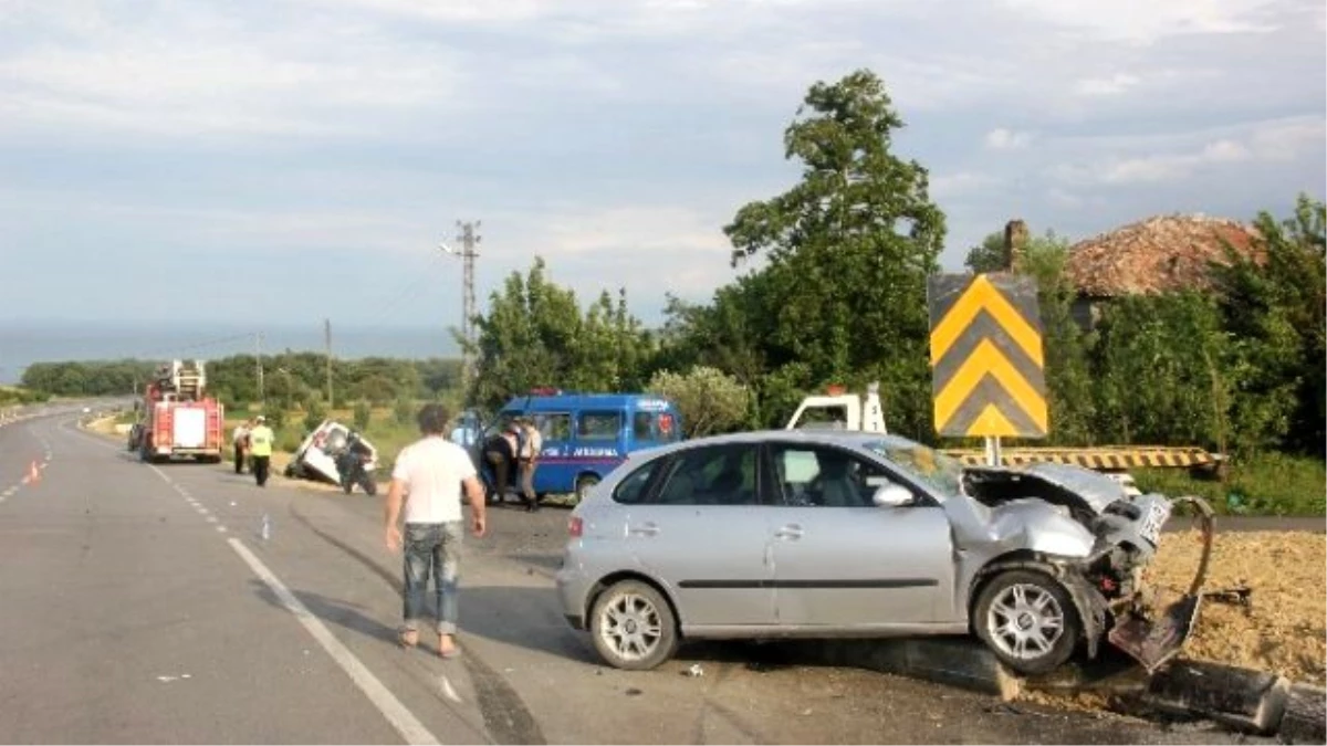 Sinop\'ta Trafik Kazası: 4 Yaralı