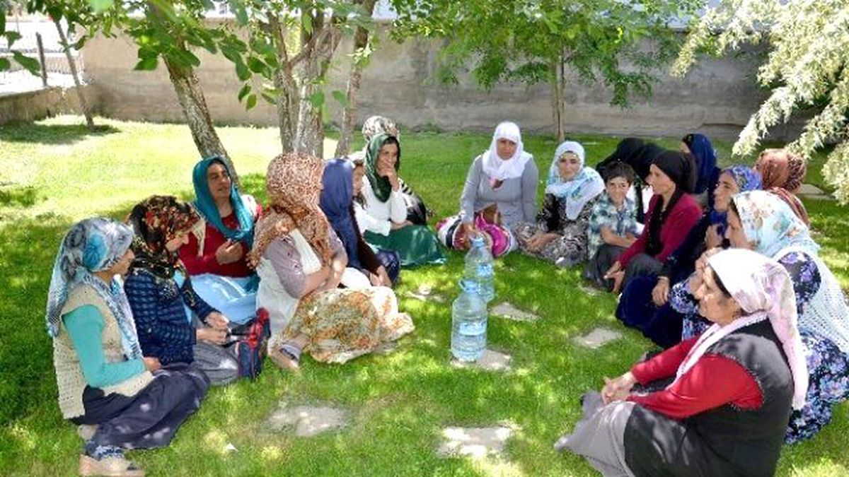 Yüksekovalı Kadınlardan Belediyeye Su Tepkisi