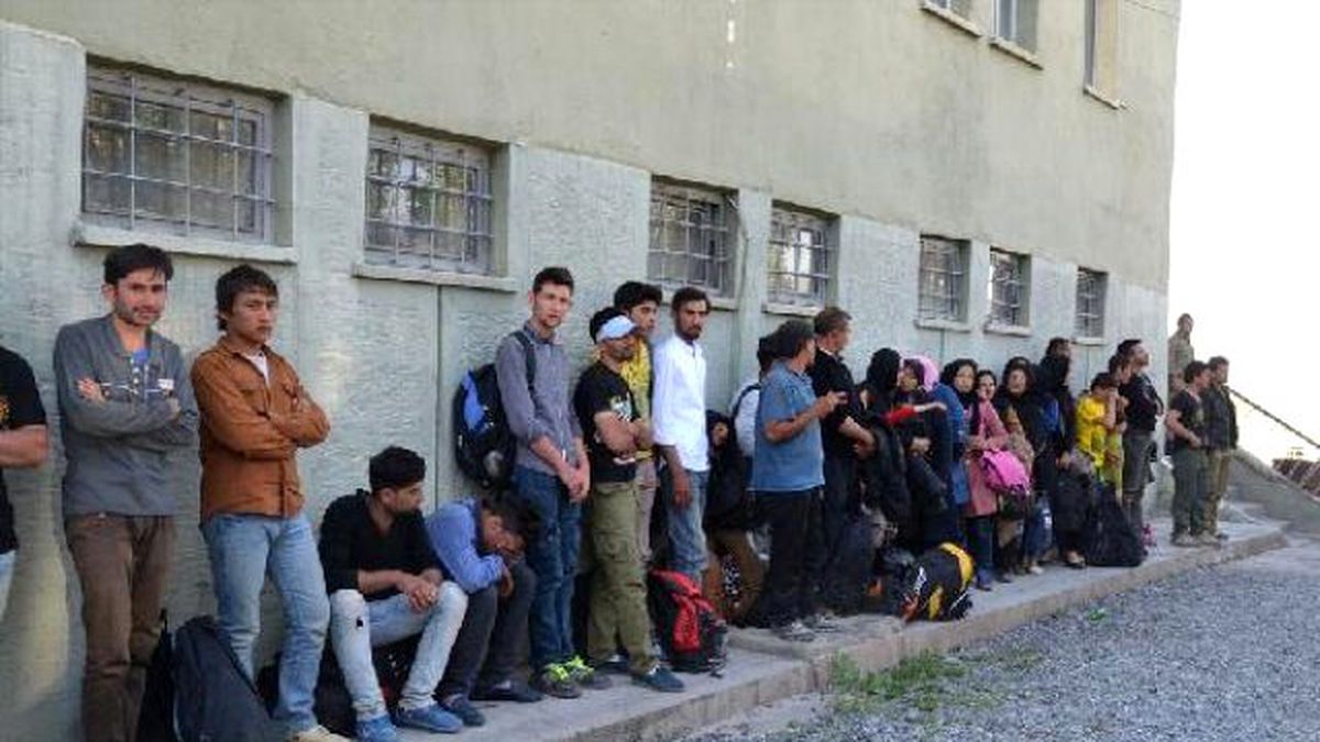 49 Afgan Kaçağı Mehmetçik Kurtardı