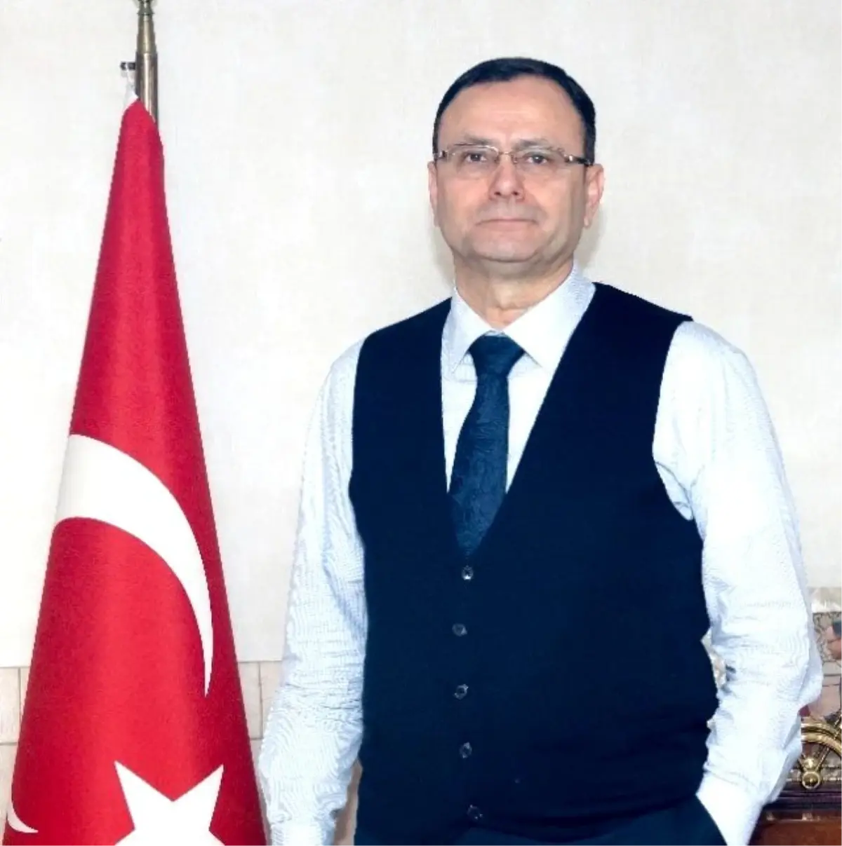 Aşut: "Koalisyonla Yatıyor, Siyasetle Kalkıyoruz. Artık Gerçek Sorunlara Odaklanalım"