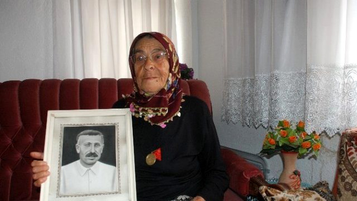 Babasının İstiklal Madalyasını Onurla Taşıyor