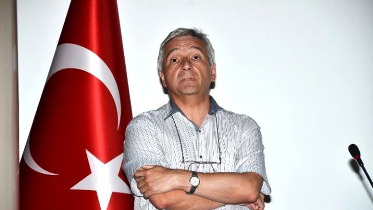 Biyoloji Günleri\'nde \'Altın Çilek\' Konferansı