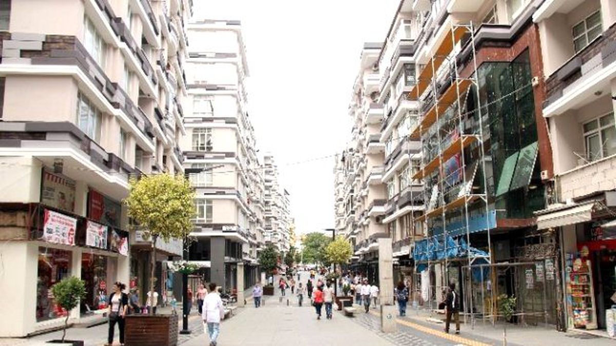 Çiftlik Cadde Avm\'de Yüzde 50 Tamam