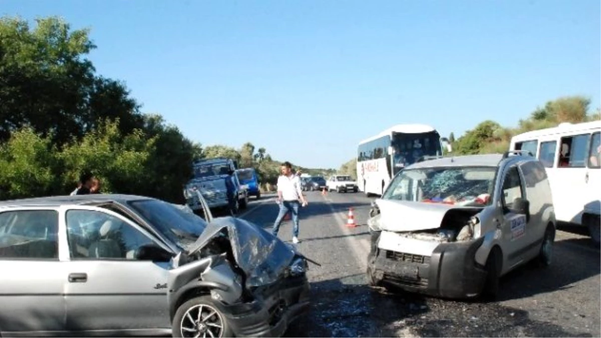 Didim\'de Trafik Kazası: 1 Ölü, 2 Yaralı
