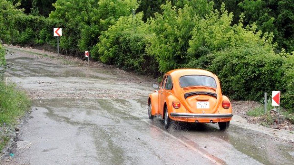 Etkili Olan Yağmur Küçük Liman Sahilini Çöple Doldurdu