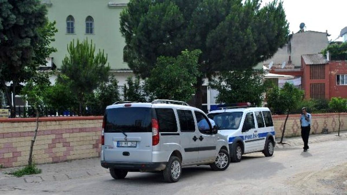 Hırsızlar Ramazan Dinlemedi, Caminin Önündeki Aracı Soydular
