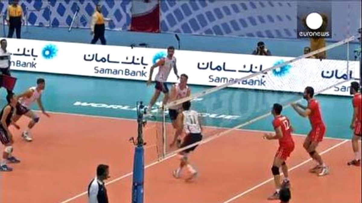 İran\'da Kadınlara Stadyum Yasağı Sürüyor