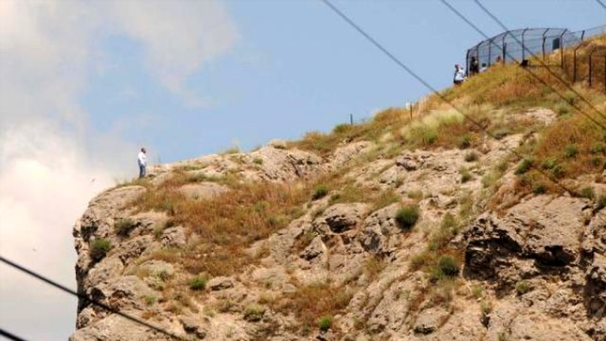 İşten Çıkarıldı, Tazminatını Alamadığını Öne Sürerek İntihar Girişiminde Bulundu