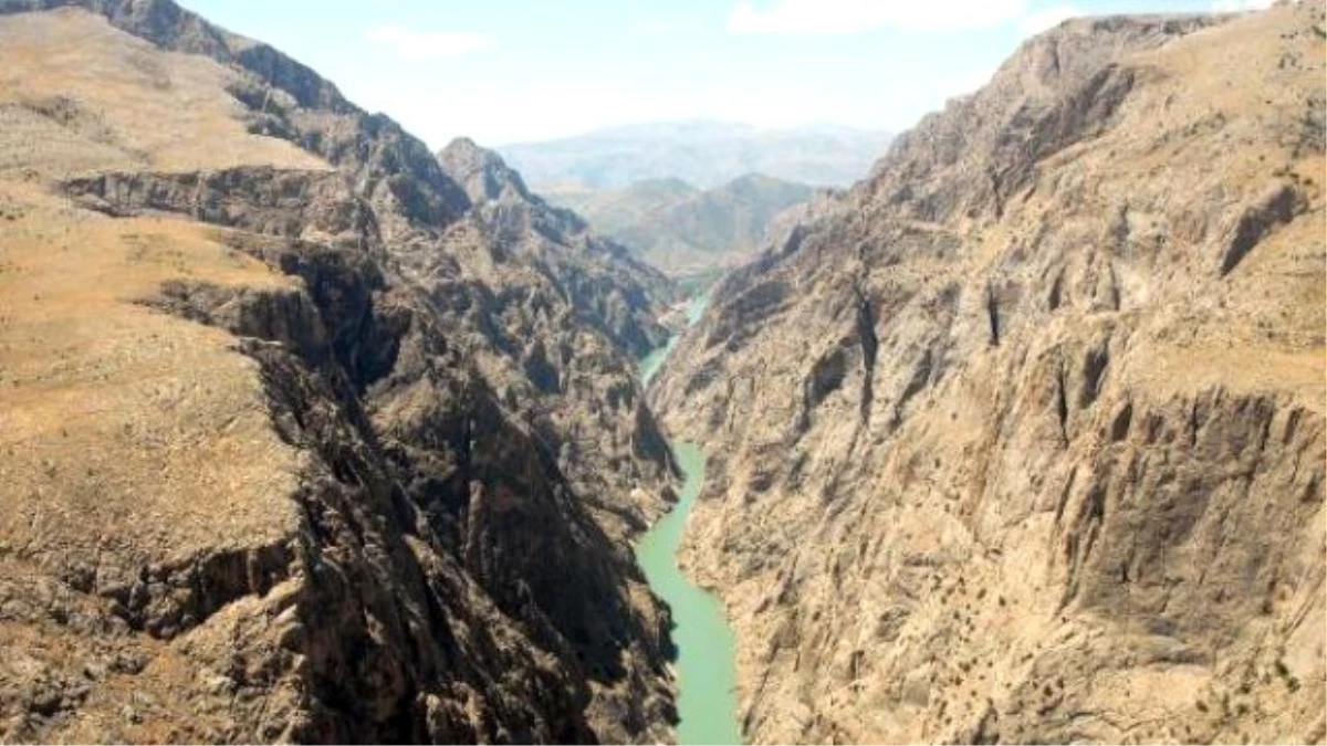 Karanlık Kanyonda "Sırat On Fırat" Asma Köprüsü Yapılacak
