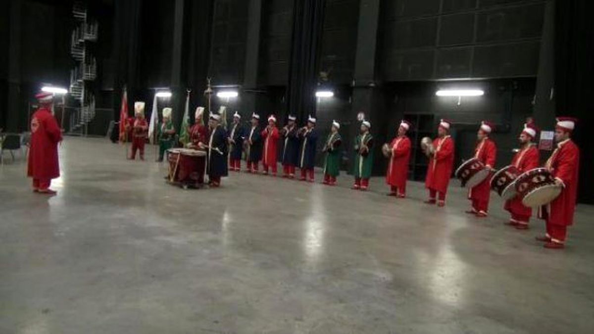 Köln\'de İftar Öncesi Mehter Takımı Gösteri Yaptı