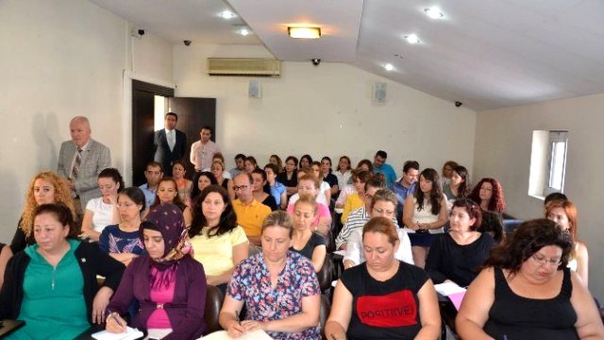 Kuşadası\'nda Belediye Personeline Resmi Yazışma Eğitimi