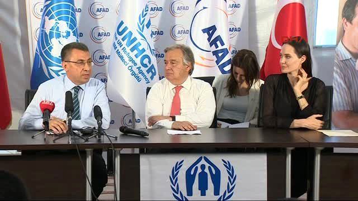 Mardin Angelina Jolie Hepimiz Nelerin Yapılması Gerektiğini Biliyoruz.