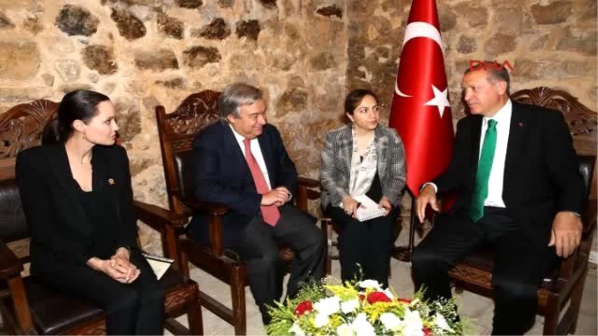 Mardin Cumhurbaşkanı Erdoğan, Midyat\'ta Angelina Jolie ile Bir Araya Geldi