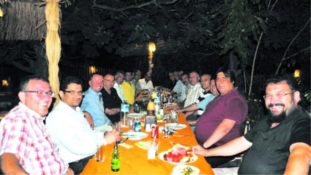 Ortaca\'da Avukatlardan Tayini Çıkan Hakime Veda Gecesi