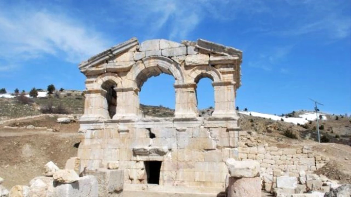 Feke Kalesi ve Kara Kilise Restorasyonu Tamamlanıyor