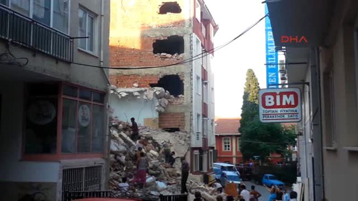 Tekirdağ - Operatör Yanlış Evlerin Duvarlarını Yıktı