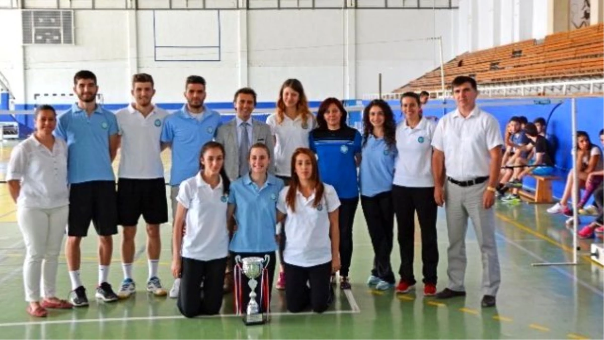 Uludağ Üniversitesi Badminton Takımı Polonya Yolcusu