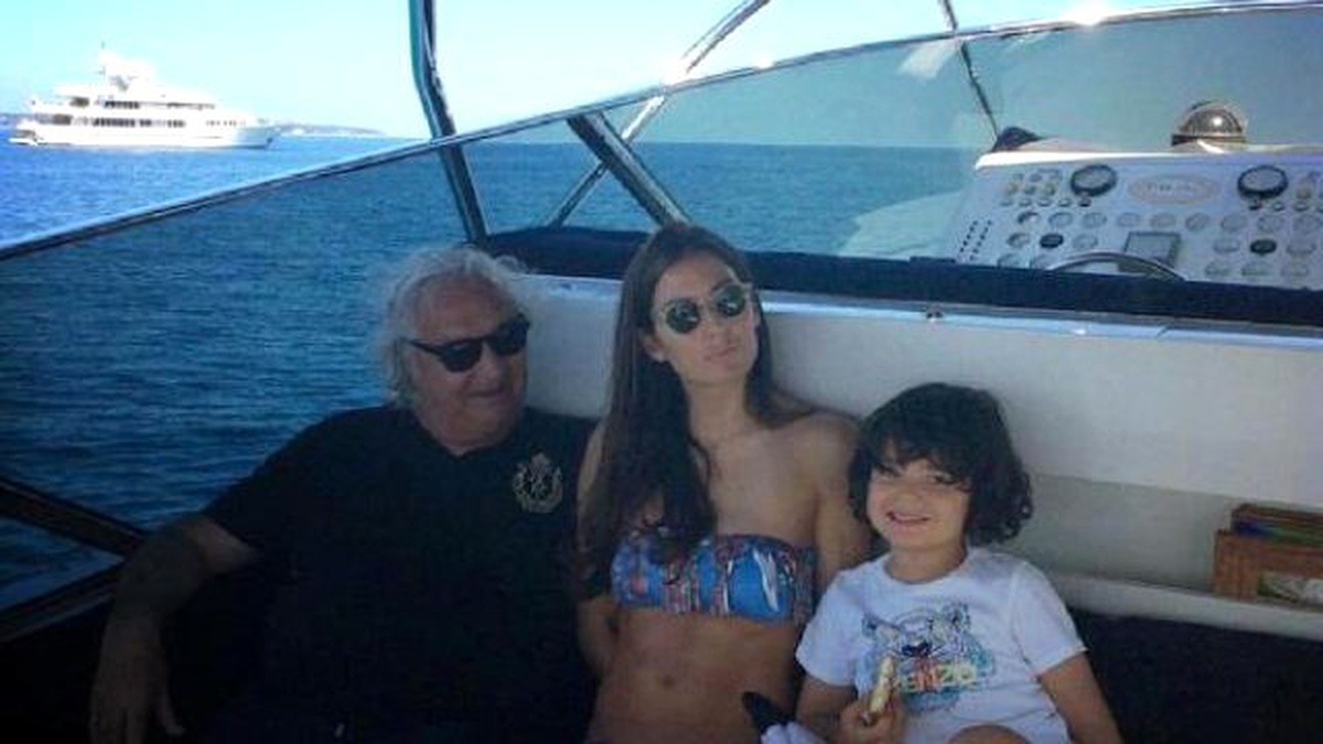 Ünlü İtalyan Milyarder Lüks Yatıyla Bodrum\'a Demirledi