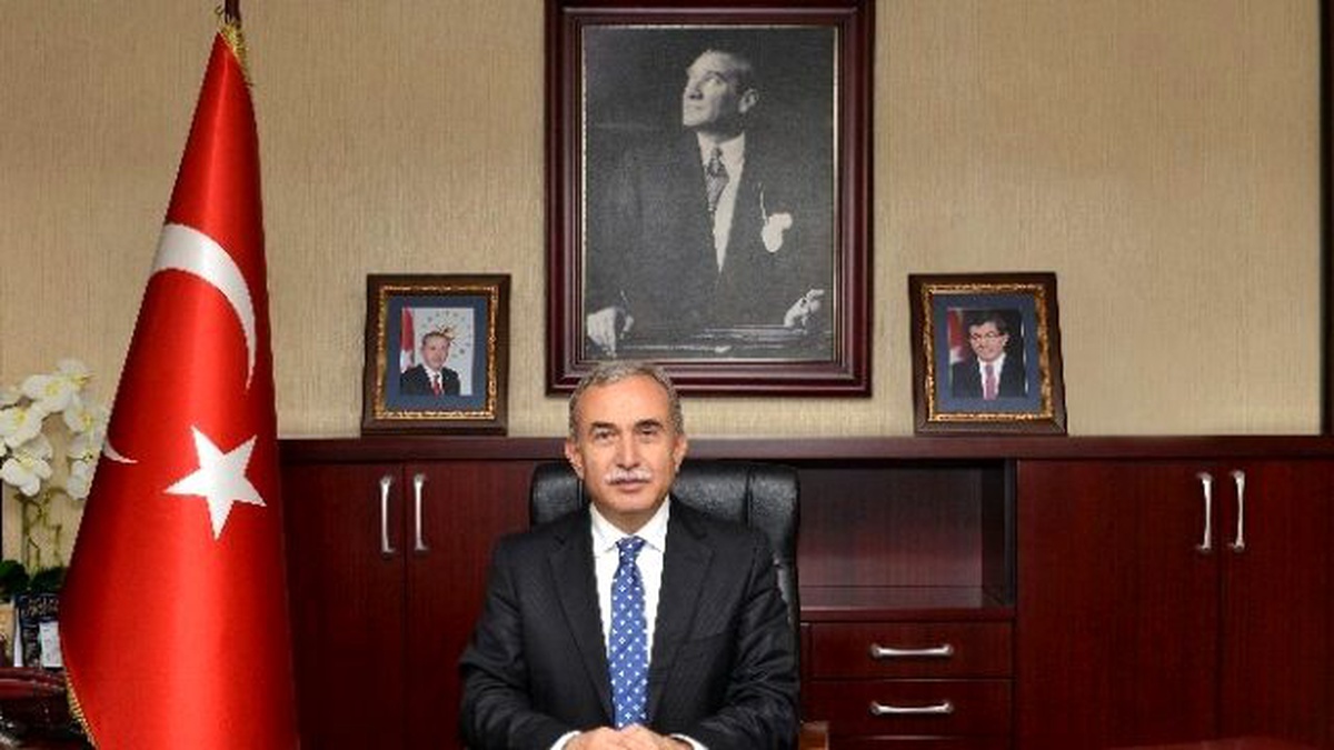 Vali Büyük: "Hayatın Her Aşamasında Babaların Emeği Vardır"