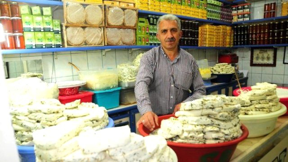 Van\'da Otlu Peynirin Fiyatı El Yakıyor