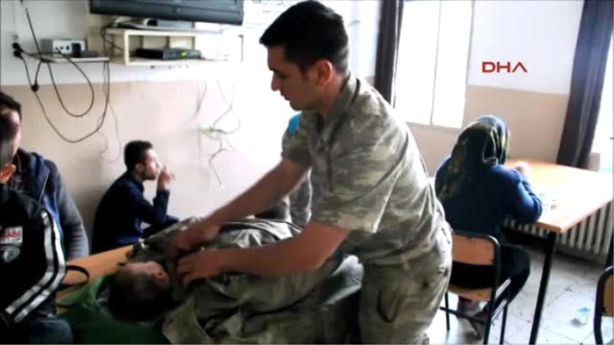 Van - Mülteciler Günü\'nde 49 Afgan Kaçağı Mehmetçik Kurtardı