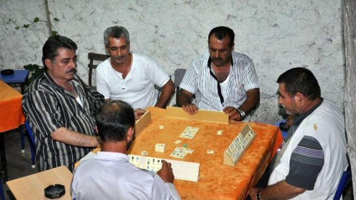 Aksaray\'da Kahvelerde Ramazan Canlılığı