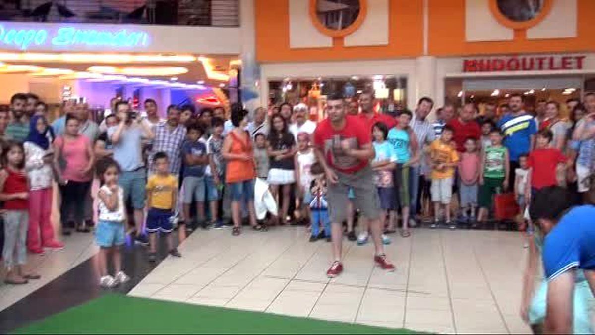 Babalar Günü\'nde \'Kafa Golü Atarak\' Eğlendiler
