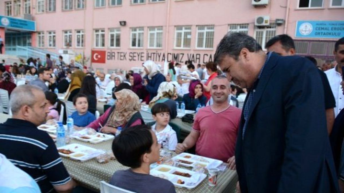 Başkan Çerçi Vatandaşlarla İftar Sofrasında Buluştu