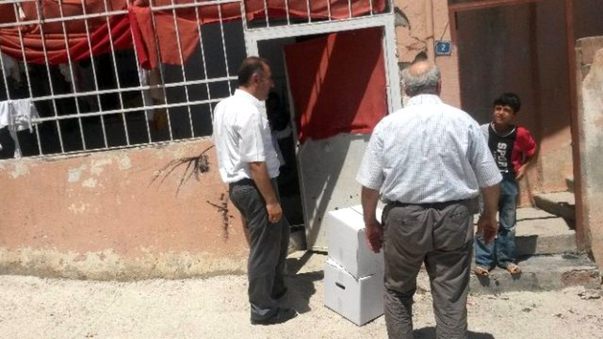 Besni Eğitim Bir-sen\'den Fakir Ailelere Ramazan Yardımı