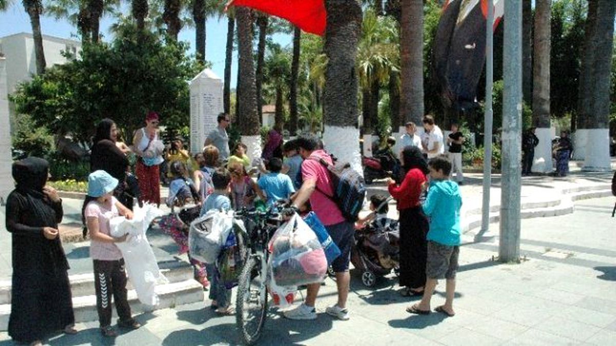 Bodrum\'da Suriyelilere Bir Yandan Yardım Bir Yandan Tepki