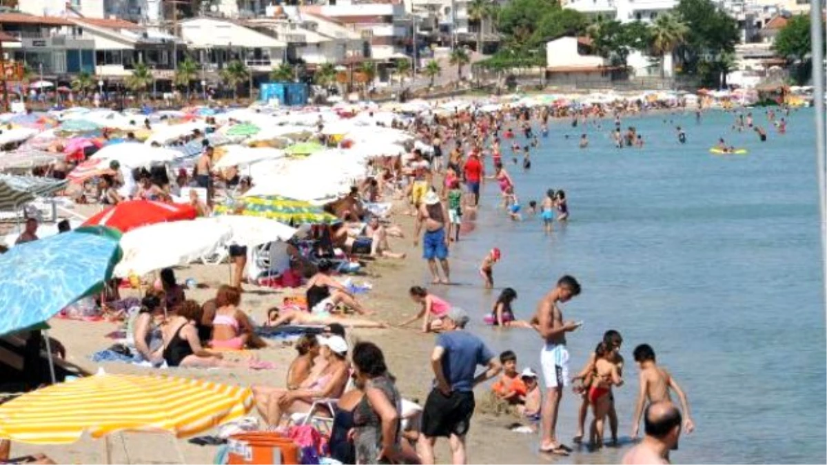 Didim\'de Sıcak Hava Sahilleri Doldurdu