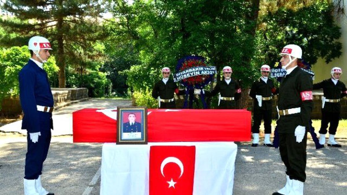 Diyarbakır\'da Kazada Ölen Jandarma Komutanı İçin Tören Düzenlendi