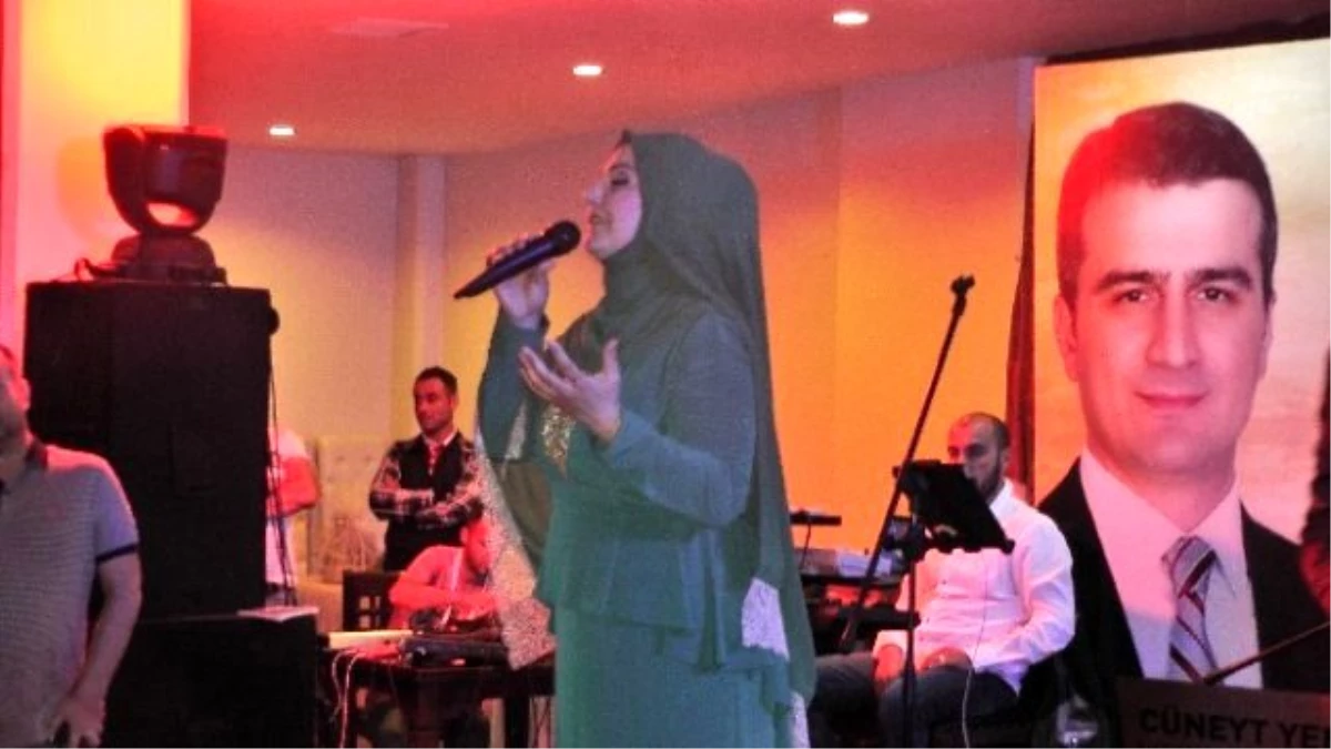 İkbal Gürpınar, Akçakoca\'da Ramazan Şenliğine Katıldı