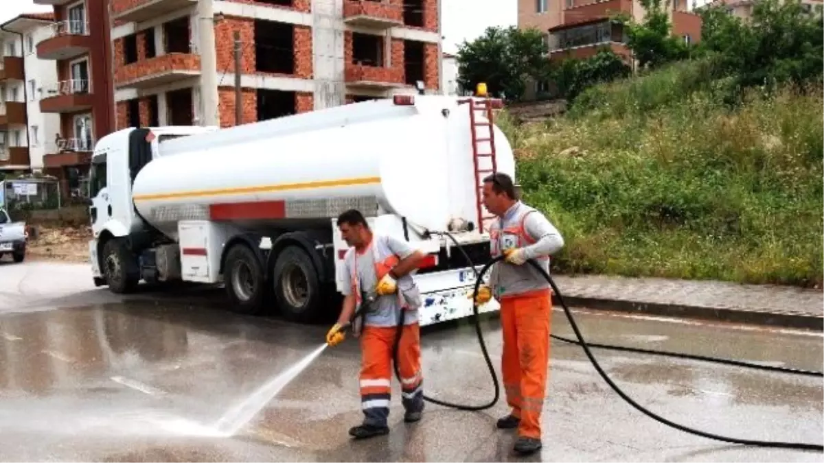 İzmit'te Yıkamada Dere Suyu Kullanılıyor