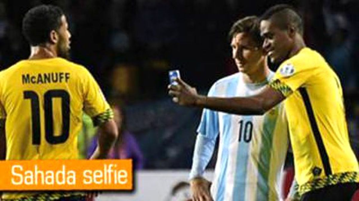 Maç Sonrası Selfie İn, Forma Değişimi Out