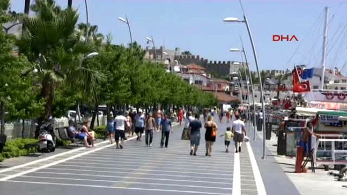 Marmaris Plajları Turistlere Kaldı