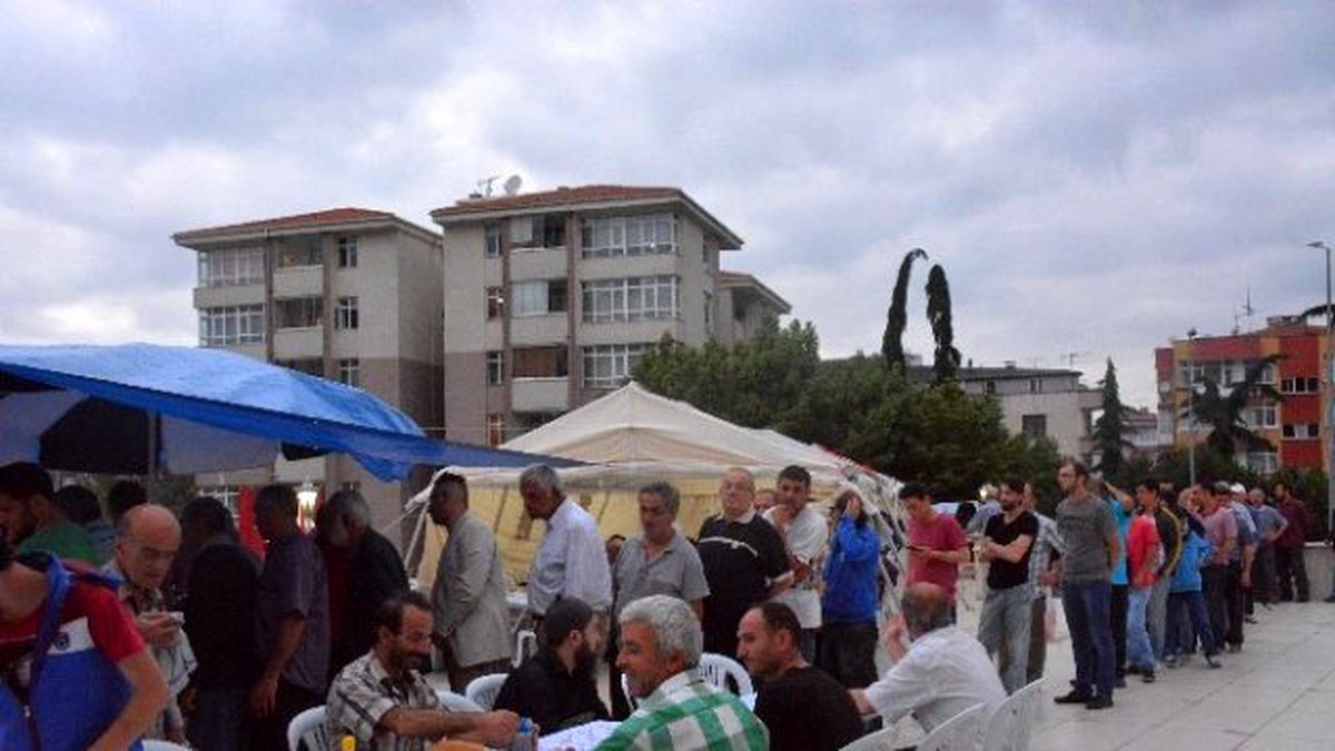 Ortahisar Belediyesi Günde 2 Bin 500 Kişiye İftar Veriyor
