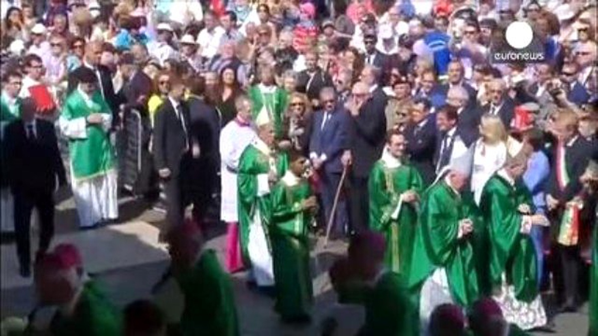Papa: "Göçmenleri Suçlamayın, Onlar Savaşın Kurbanı"